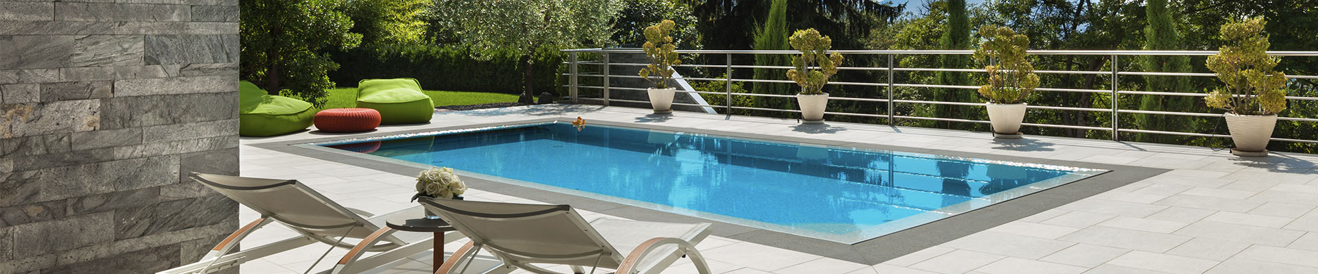 Gartenbau Darmstadt Wohlfühloase Pool Pflasterarbeiten